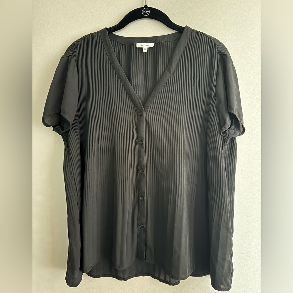 Pleione Gray Ribbed Short Sleeve Blouse